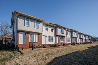 Woodland Manor in Columbia, TN - Foto de edificio - Building Photo