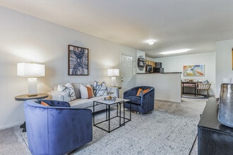 Deer Meadow Village in Columbia, SC - Foto de edificio - Building Photo