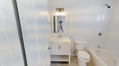 42 Hano St, Unit 1 in Boston, MA - Building Photo - Building Photo