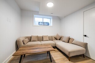 7607-76088 88 Ave NW in Edmonton, AB - Building Photo