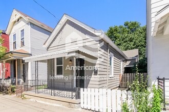 1718 Garrard St in Covington, KY - Foto de edificio - Building Photo