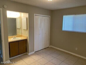 5136 Westchase Ct in Jacksonville, FL - Foto de edificio - Building Photo