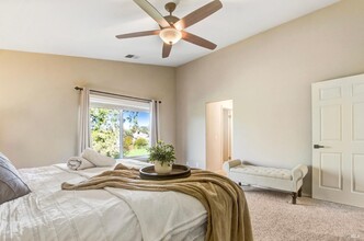 641 Yerba Buena Way in Windsor, CA - Foto de edificio - Building Photo
