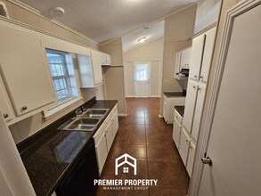 2942 S Mendenhall Rd in Memphis, TN - Building Photo - Building Photo