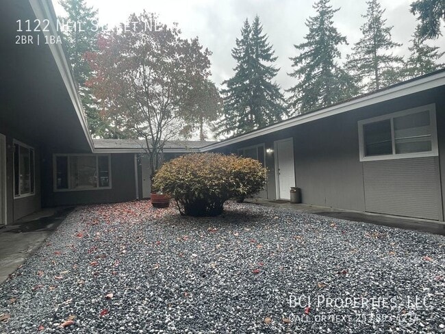 property at 1122 Neil St NE