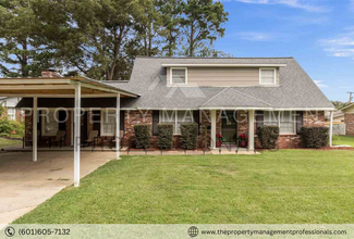 1258 Deerfield Ln in Jackson, MS - Building Photo - Building Photo