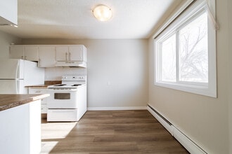 River Heights Apartments in Edmonton, AB - Building Photo - Building Photo
