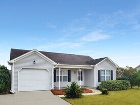 7505 Brittany Lakes Dr in Wilmington, NC - Building Photo