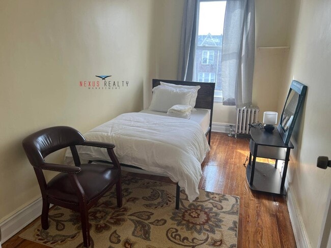 33-19 69th St in Queens, NY - Building Photo - Building Photo