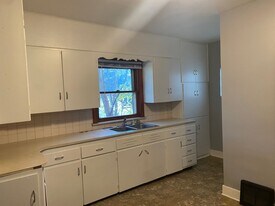 719 5th St NW in Grand Rapids, MI - Building Photo