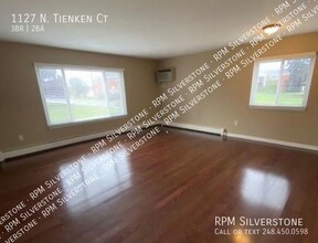 1127 Tienken Ct in Rochester Hills, MI - Building Photo - Building Photo