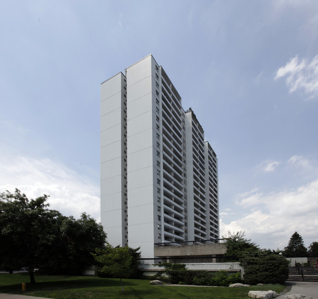 Montcrest Apartments A&B in Toronto, ON - Building Photo - Building Photo