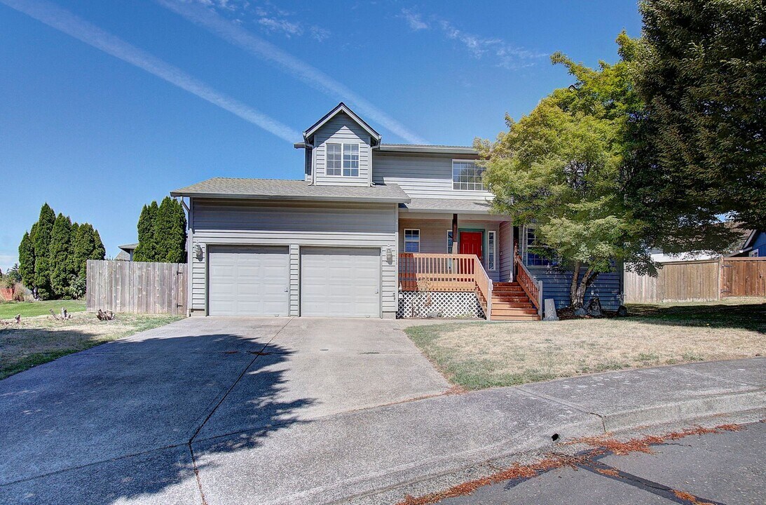 1228 E Reid Ct in La Center, WA - Building Photo