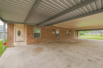 190 Davis St in Humble, TX - Building Photo - Building Photo