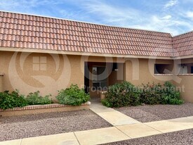 426 W Pontiac Dr in Phoenix, AZ - Building Photo