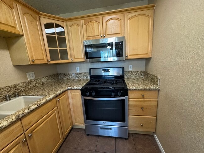 868 E Alvarado St, Unit 868 E. Alvarado St. #1 in Fallbrook, CA - Building Photo - Building Photo