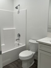 5302 Hawkwatch Ln, Unit A in Bakersfield, CA - Building Photo - Building Photo