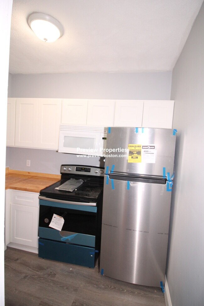 1665 Commonwealth Ave, Unit 7 in Boston, MA - Building Photo - Building Photo