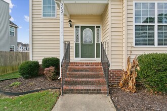 303 Minnie Cir in Newport News, VA - Foto de edificio - Building Photo