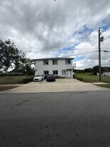 2121 NW 72nd St in Miami, FL - Building Photo