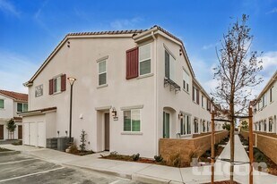 10611 Barrena Lp in Elk Grove, CA - Building Photo