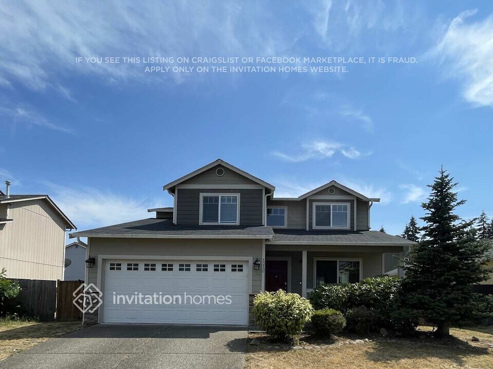 8210 186th St Ct E in Puyallup, WA - Building Photo