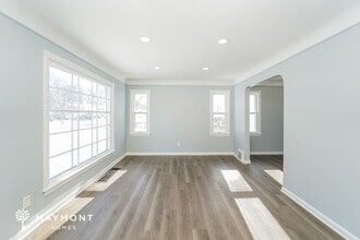 7092 Parma Park Blvd in Parma Heights, OH - Building Photo - Building Photo