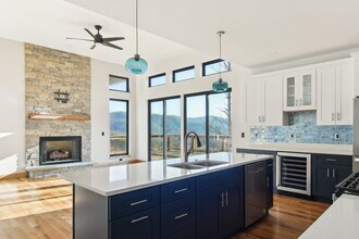 81 Camsyn Dr in Weaverville, NC - Building Photo - Building Photo