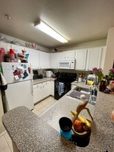 8889 Caminito Plaza Centro in San Diego, CA - Building Photo - Building Photo