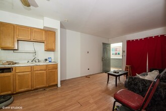 6244 W Grand Ave in Chicago, IL - Building Photo - Interior Photo