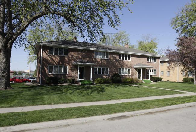 3490 S 82nd St in Omaha, NE - Foto de edificio - Building Photo