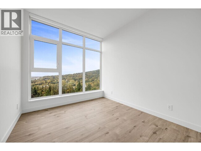 720 Farrow St in Coquitlam, BC - Building Photo - Building Photo