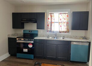 5621 Prosser Ave in Cincinnati, OH - Building Photo - Building Photo