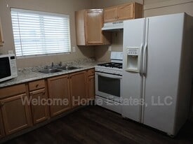 110 E Prince Rd in Tucson, AZ - Building Photo