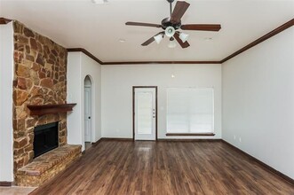 120 Rockhaven Dr in Alvarado, TX - Building Photo - Building Photo