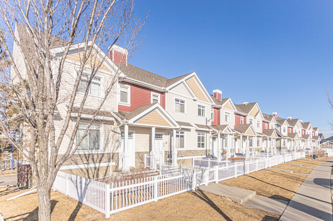 Mosaic Summerside in Edmonton, AB - Building Photo - Primary Photo