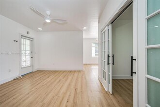 1751 Washington Ave in Miami Beach, FL - Building Photo - Building Photo