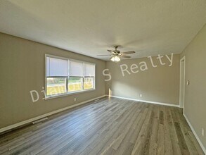 1229 E Berkeley St in Springfield, MO - Building Photo - Building Photo