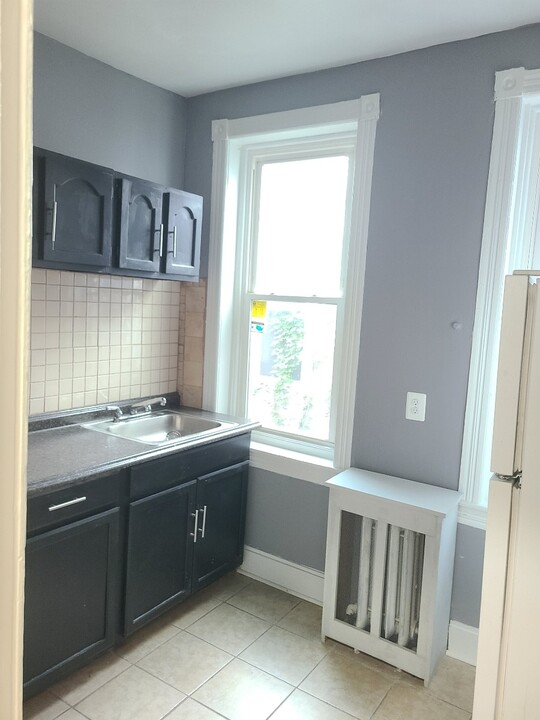 6068 Kingsessing Avenue Unit 2 in Philadelphia, PA - Building Photo