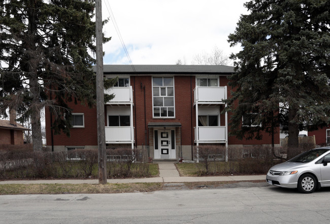 76 Bond St in Kitchener, ON - Building Photo - Primary Photo