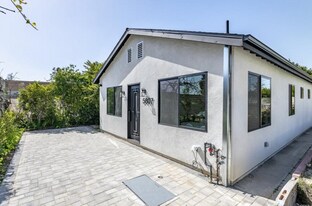 5807 Bucknell Ave in Los Angeles, CA - Building Photo