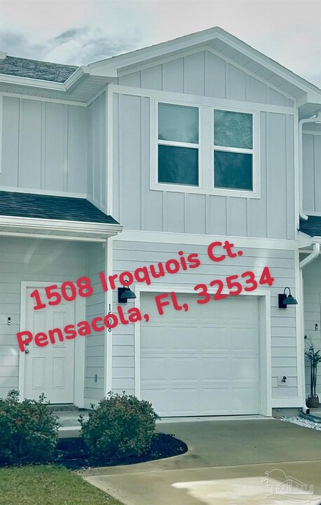 1508 Iroquois Ct in Pensacola, FL - Foto de edificio