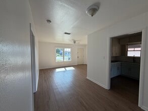 900 Sycamore Ave in McAllen, TX - Building Photo - Building Photo