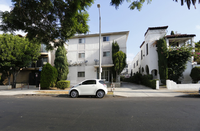 5831 Harold Way in Los Angeles, CA - Building Photo - Building Photo