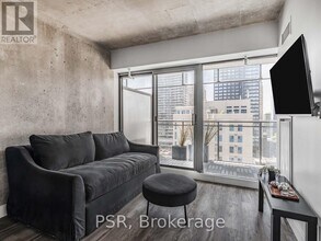 22-1422 Wellesley St E in Toronto, ON - Building Photo - Building Photo