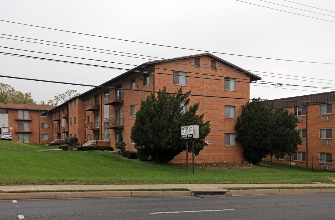 Lakeside Apartments in Gaithersburg, MD - Foto de edificio