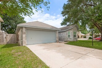 2902 Secluded Dr in Sugar Land, TX - Building Photo - Building Photo