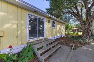 117 NE 8th St in Pompano Beach, FL - Building Photo