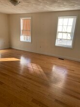 3 Hill Ct, Unit B-J in Stoneham, MA - Building Photo - Building Photo