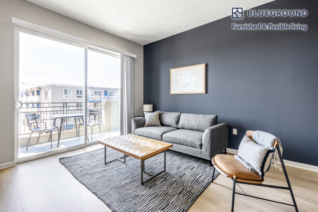 10001 Venice Blvd-Unit -FL3-ID325 in Los Angeles, CA - Foto de edificio